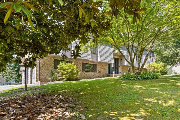 $349,900 | 2404 Horseshoe Drive, Soddy-Daisy, TN 37379