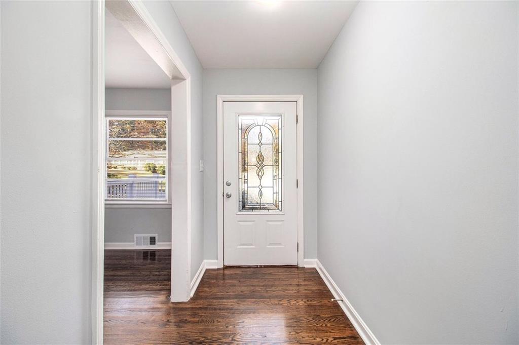 1399 Sagewood Circle Stone Mountain, GA 30083 - Photo 5 of 30