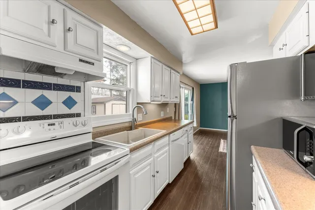 $229,900 | 1904 Scottsdale Drive, Champaign, IL 61821