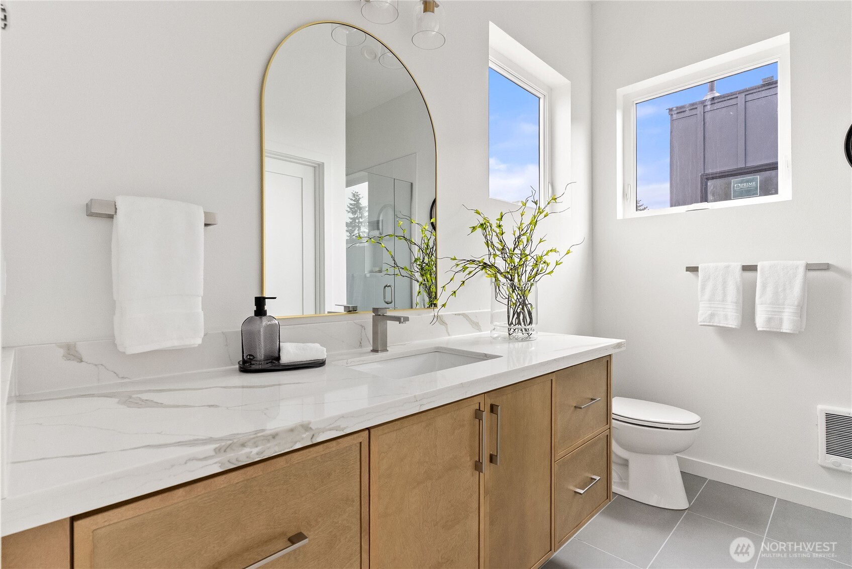8863 Midvale Avenue North, Unit A Seattle, WA 98103 - Photo 21 of 38