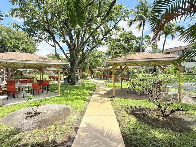 $160,000 | 5171 West Oakland Park Boulevard, Unit 312, Lauderdale Lakes, FL 33313