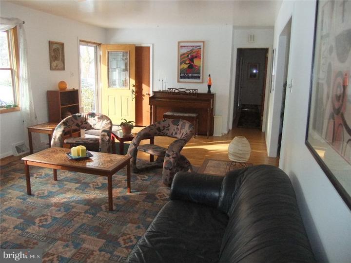 212 North Highland Road Springfield, PA 19064 - Photo 3 of 25