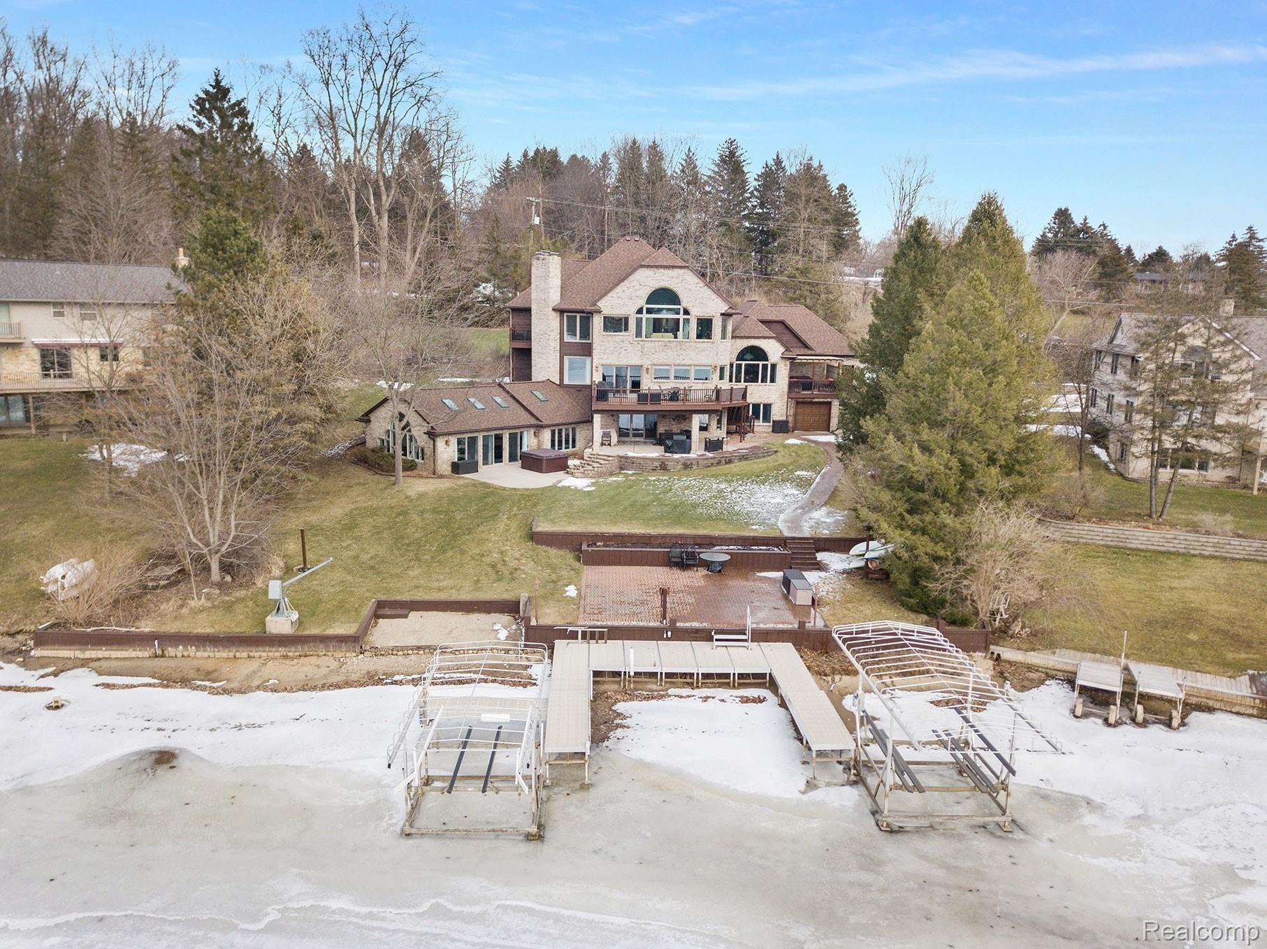 7041 Linden Road Fenton, MI 48430 - Photo 31 of 38 DJI_0035.jpg