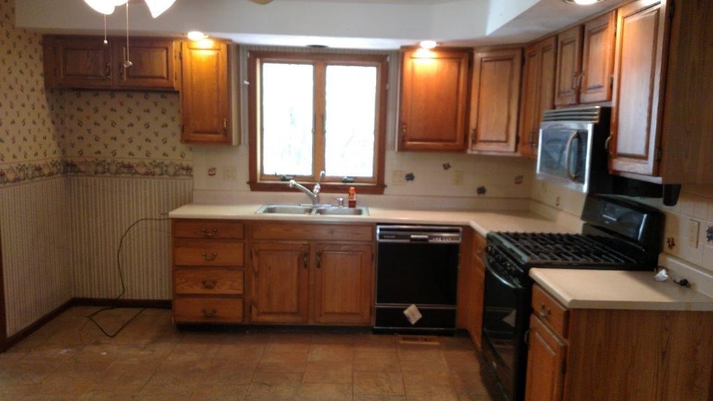 252 Colburn Road Milford, NH 03055 - Photo 3 of 20