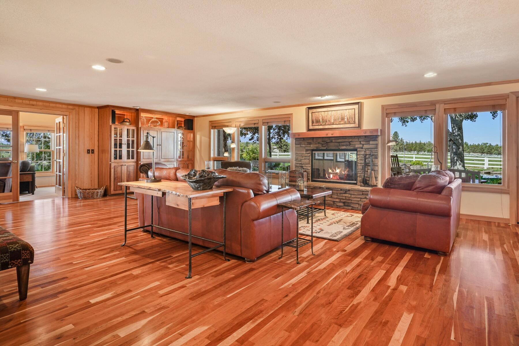 18611 Couch Market Road Bend, OR 97703 - Photo 6 of 55 06