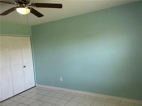 $2,000 | 725 Oakwood Drive, Gretna, LA 70056