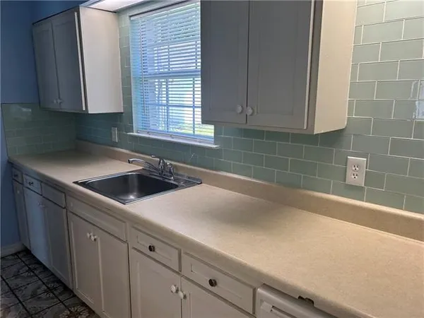$2,000 | 725 Oakwood Drive, Gretna, LA 70056