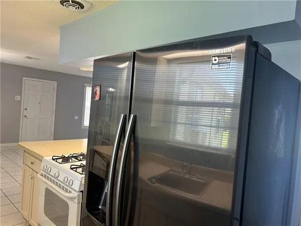 $2,000 | 725 Oakwood Drive, Gretna, LA 70056