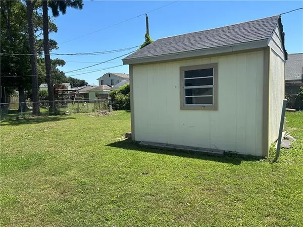 $2,000 | 725 Oakwood Drive, Gretna, LA 70056