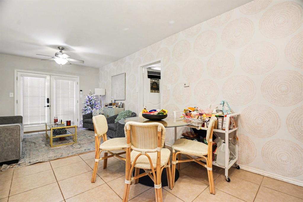 14140 Hillcrest Road Dallas, TX 75254 - Photo 21 of 29 Guest House Breakfast
