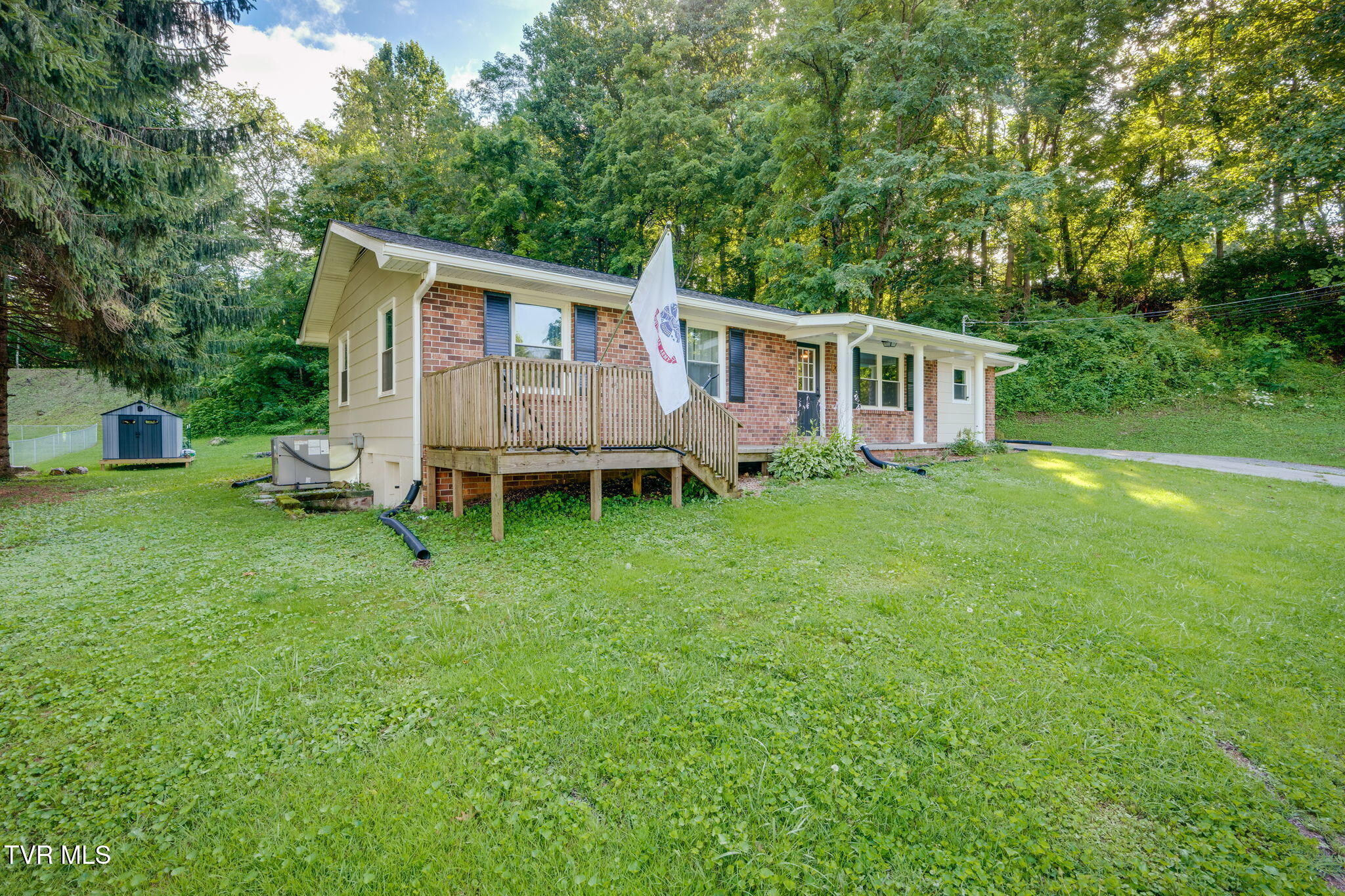 20066 Haskell Station Road Bristol, VA 24202 - Photo 2 of 31 002 (2)