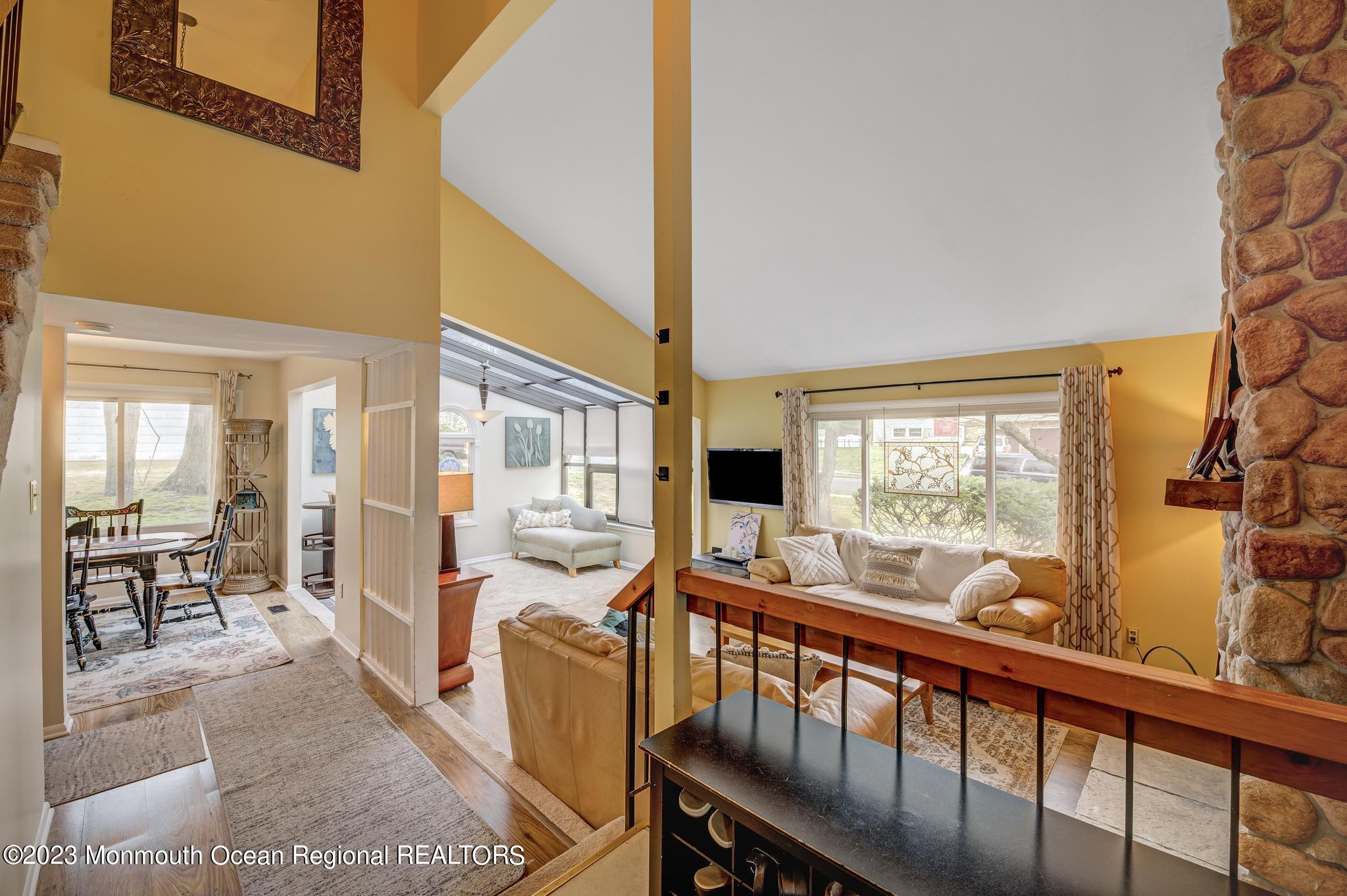 39 Chelsea Road Jackson, NJ 08527 - Photo 11 of 25 foyer 2