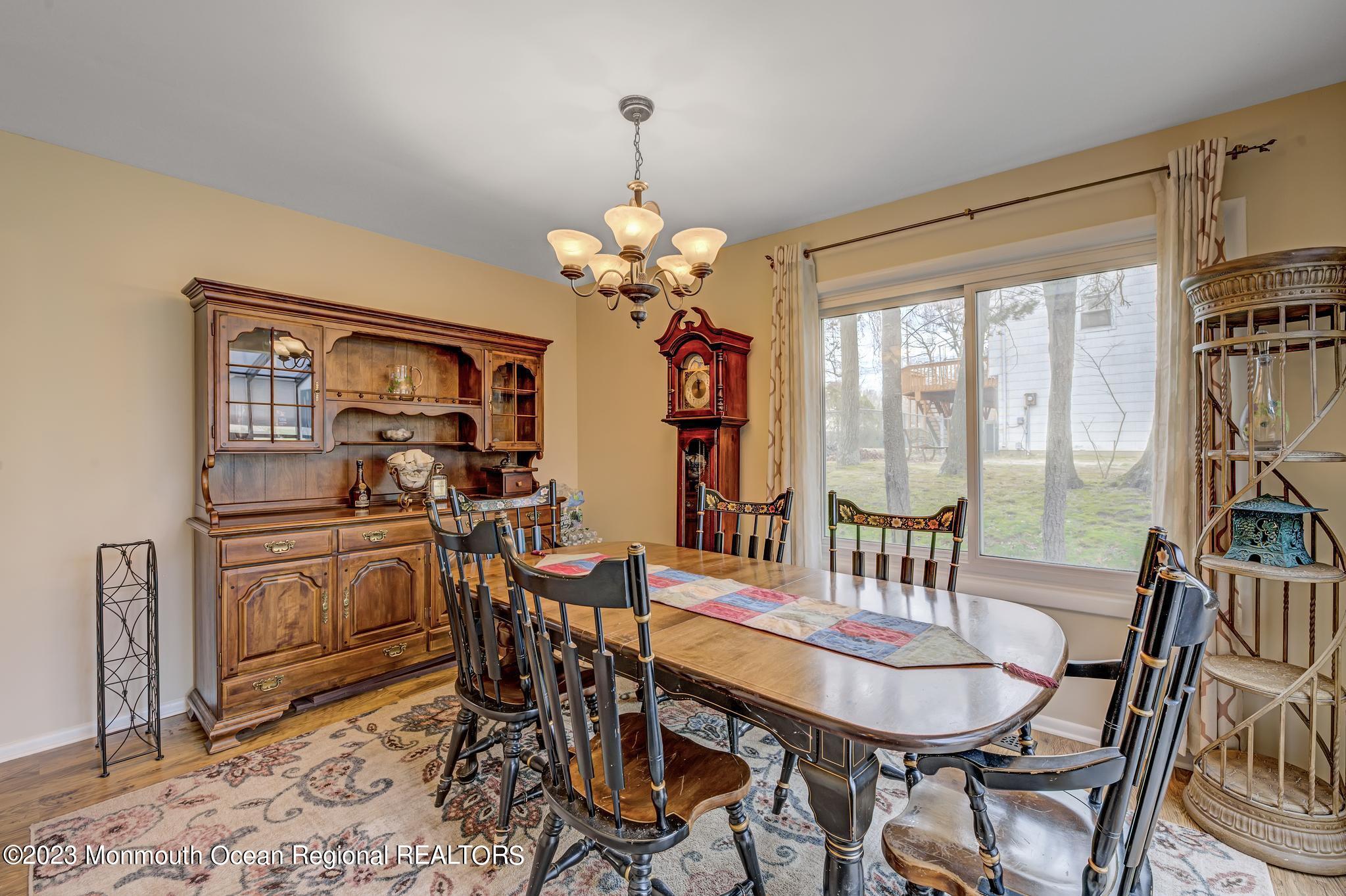 39 Chelsea Road Jackson, NJ 08527 - Photo 15 of 25 dining room