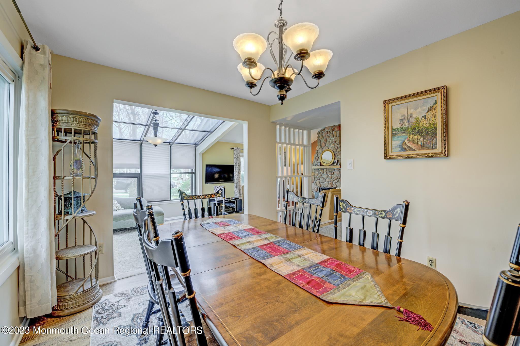 39 Chelsea Road Jackson, NJ 08527 - Photo 16 of 25 dinning room2
