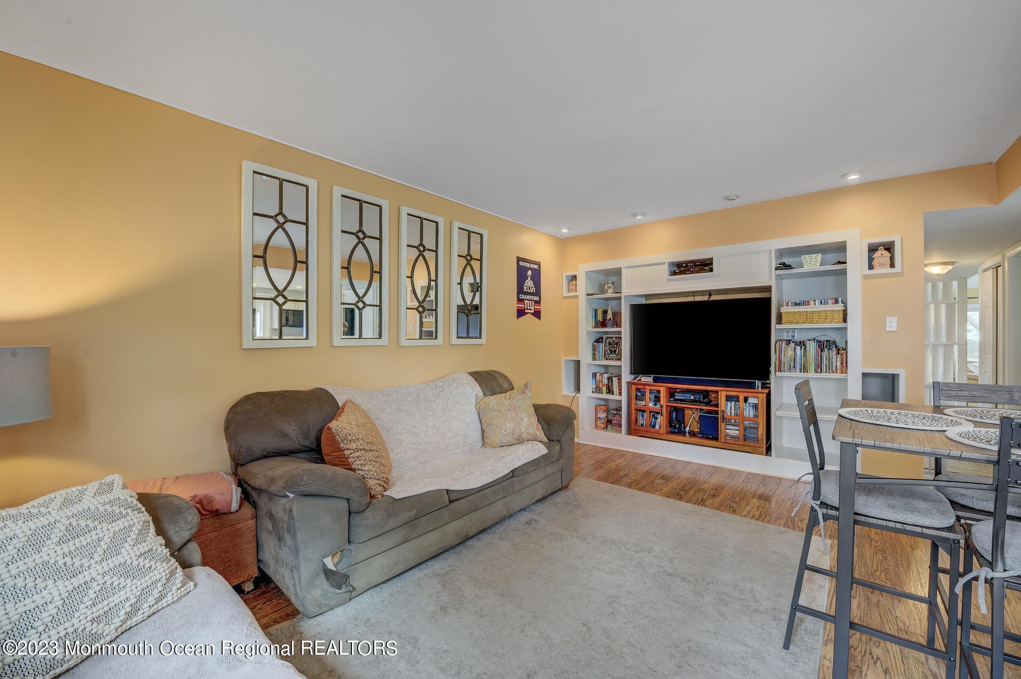 39 Chelsea Road Jackson, NJ 08527 - Photo 17 of 25 family room 3