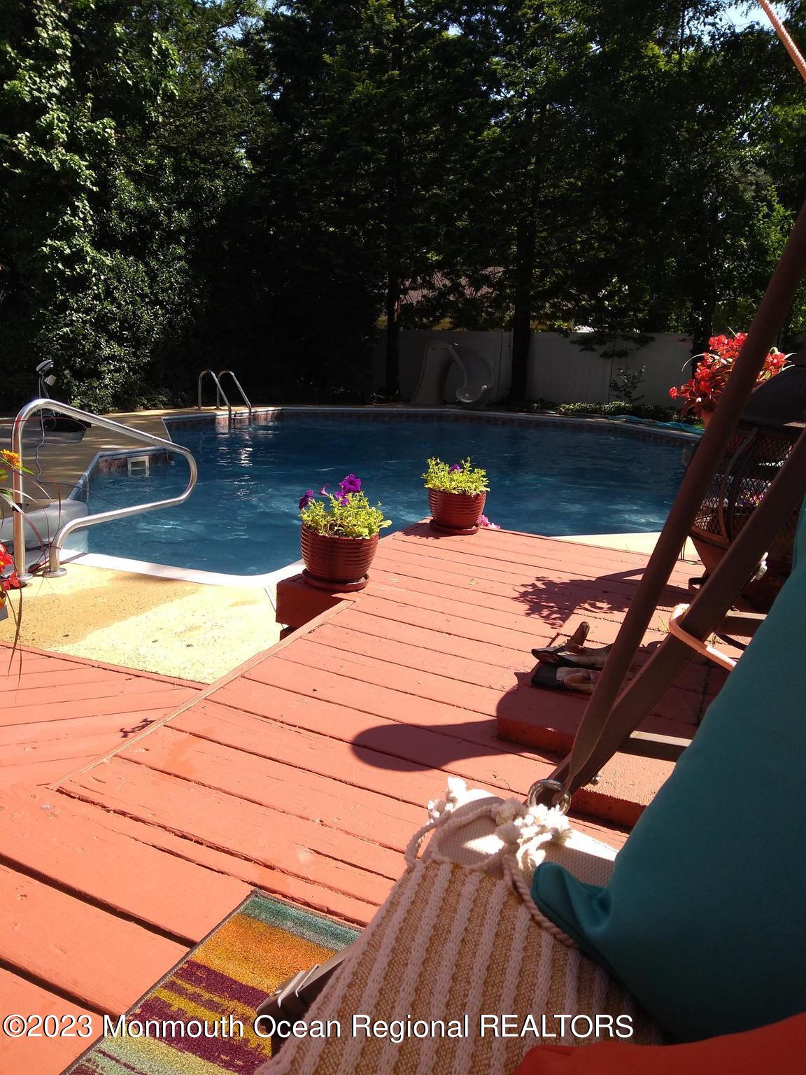 39 Chelsea Road Jackson, NJ 08527 - Photo 5 of 25 pool