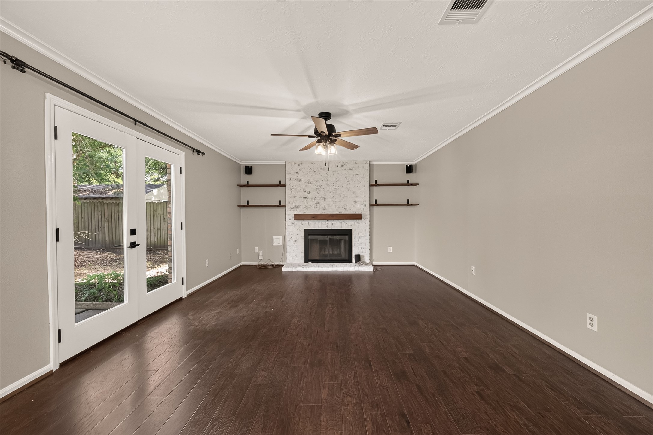 1030 Mabry Mill Road Houston, TX 77062 - Photo 10 of 45