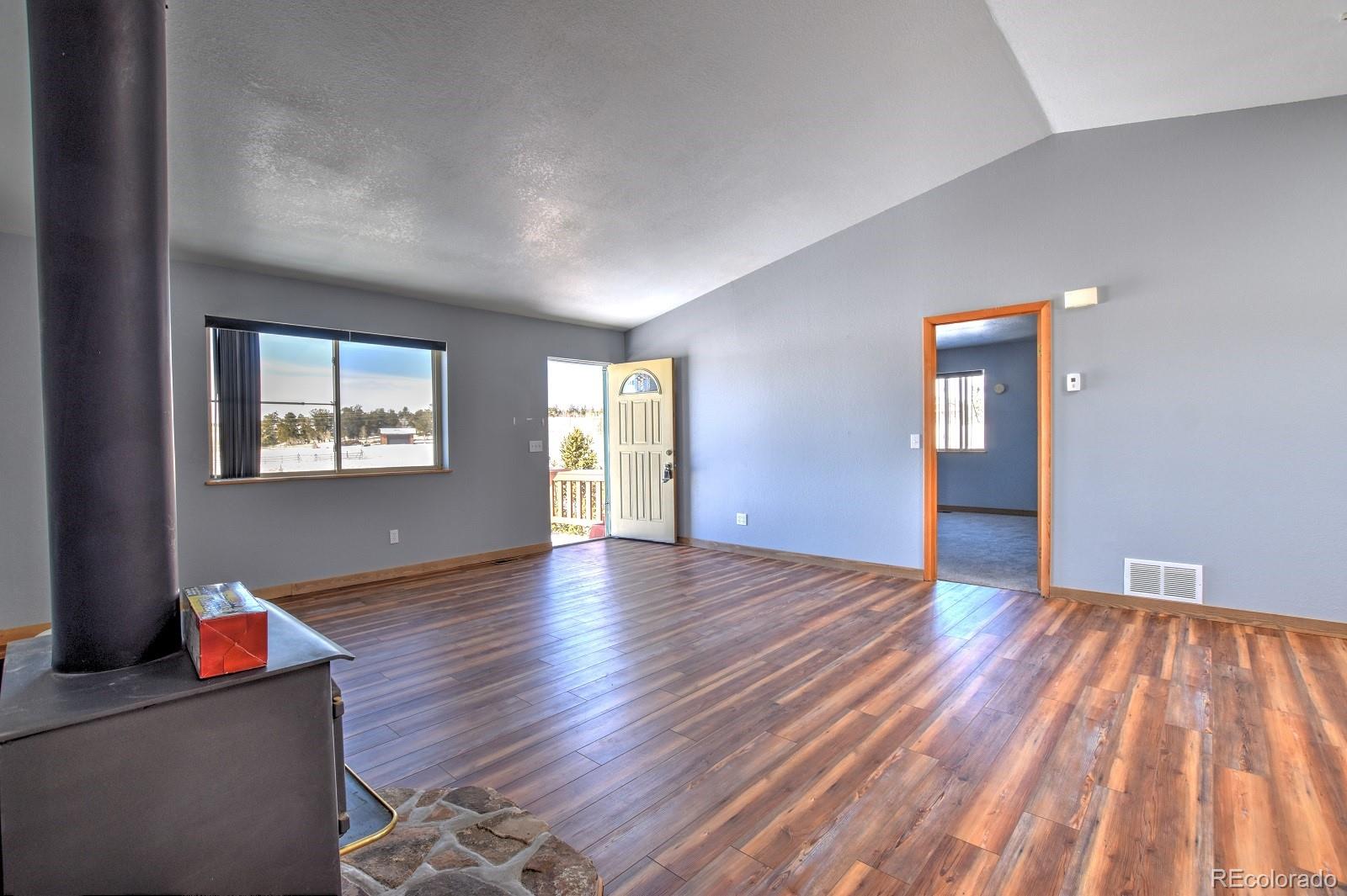 3086 Stagestop Road Jefferson, CO 80456 - Photo 9 of 29 Gallery Image 9