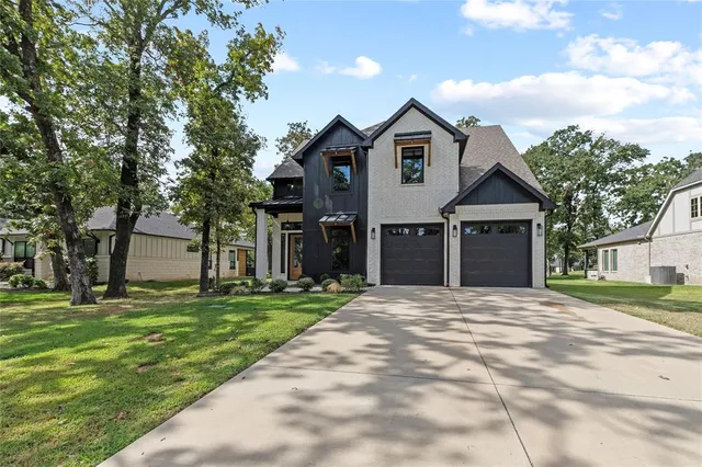 $465,000 | 221 St Andrews Drive, Mabank, TX 75156