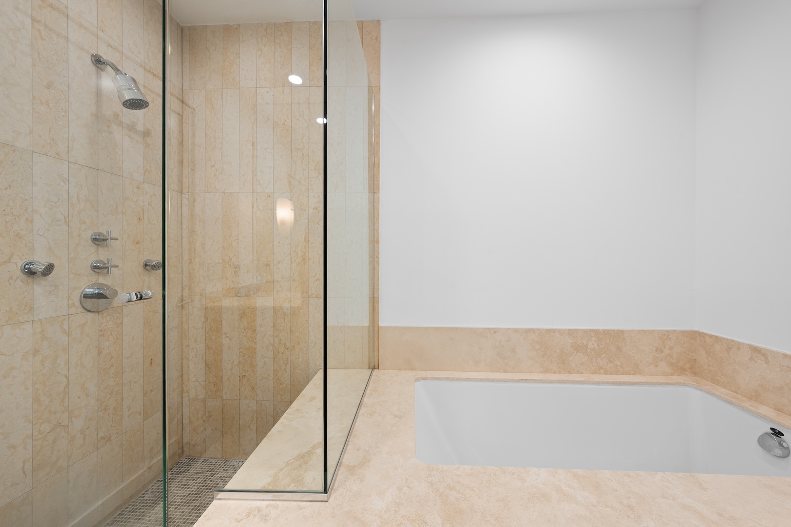 600 North Kingsbury Street, Unit 506 Chicago, IL 60654 - Photo 50 of 71 a bathroom with a bathtub and shower