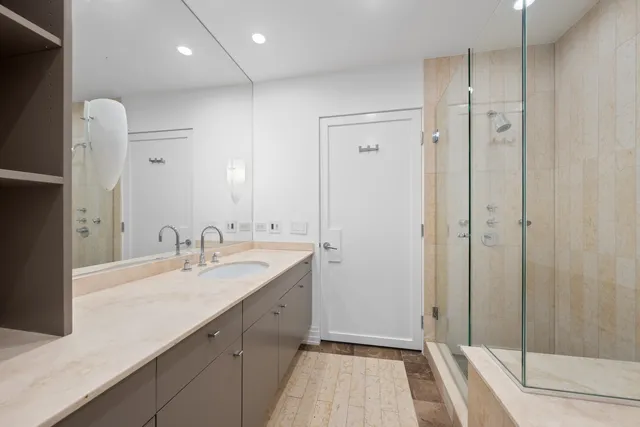 $1,600,000 | 600 North Kingsbury Street, Unit 506, Chicago, IL 60654