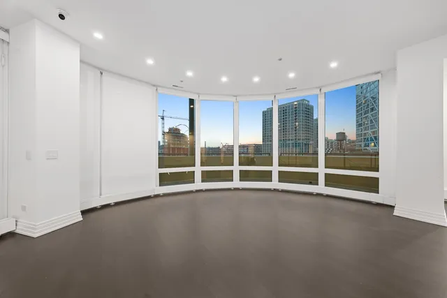 $1,600,000 | 600 North Kingsbury Street, Unit 506, Chicago, IL 60654