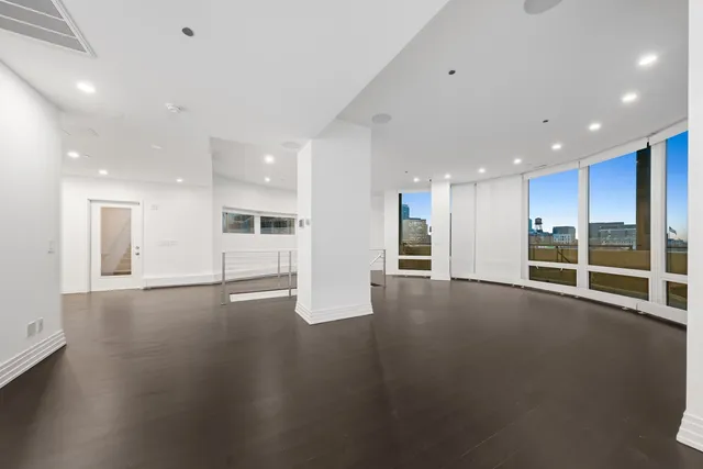 $1,600,000 | 600 North Kingsbury Street, Unit 506, Chicago, IL 60654