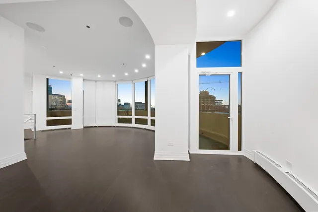 $1,600,000 | 600 North Kingsbury Street, Unit 506, Chicago, IL 60654