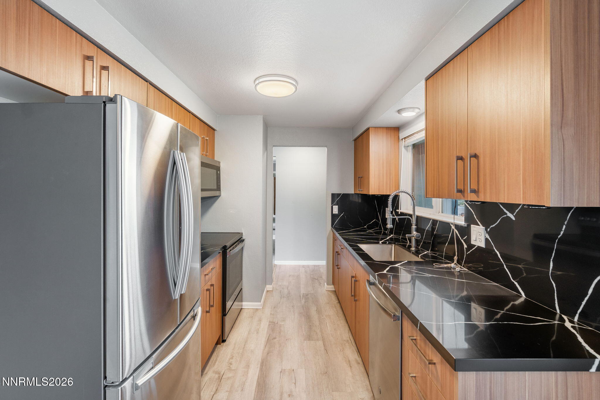 2255 Dakota Way Reno, NV 89506 - Photo 9 of 36 16-web-or-mls-DSC01883