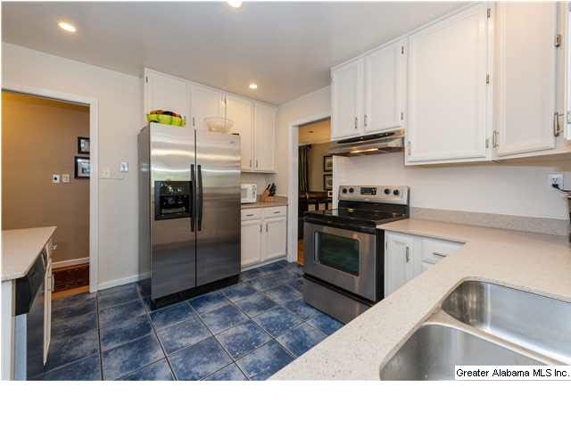 421 Cliff Place Birmingham, AL 35209 - Photo 10 of 32