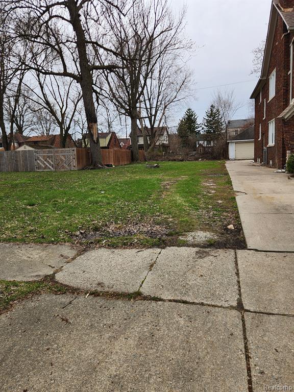 6111 Yorkshire Road Detroit, MI 48224 - Photo 3 of 5