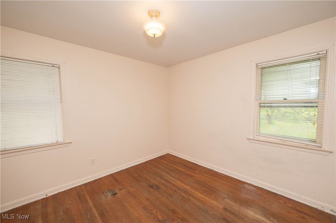 1604 Edgefield Road Lyndhurst, OH 44124 - Photo 16 of 32
