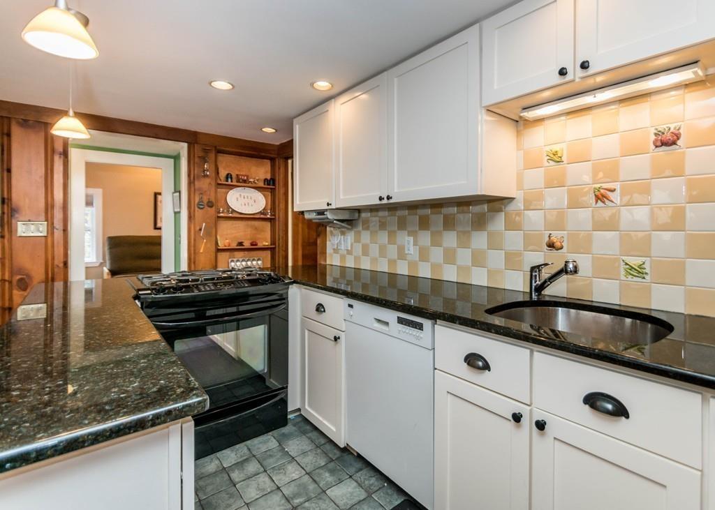 112 Wetherbee Road Waltham, MA 02453 - Photo 9 of 39