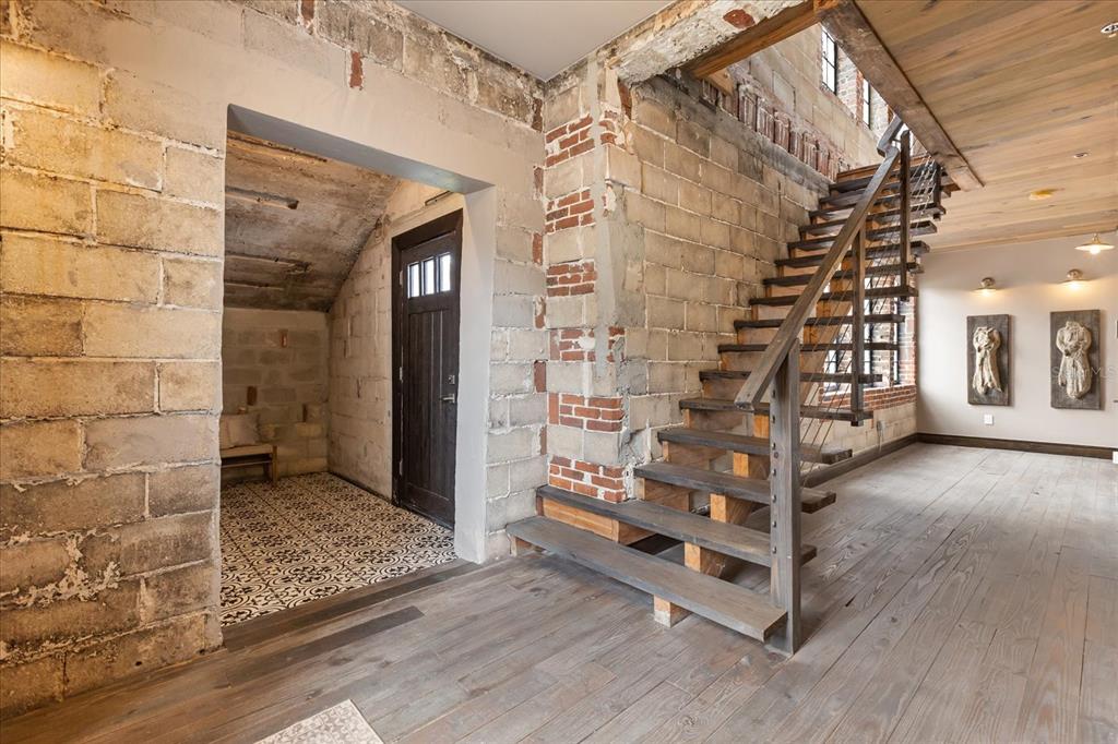 601 East Ridgewood Street Orlando, FL 32803 - Photo 20 of 86 a view of an entryway with staircase