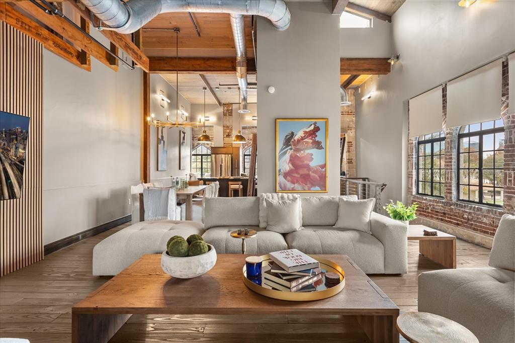 601 East Ridgewood Street Orlando, FL 32803 - Photo 7 of 86 a living room with furniture and a window