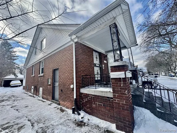 $800 | 15030 Rossini Drive, Unit 2 UPPER, Detroit, MI 48205