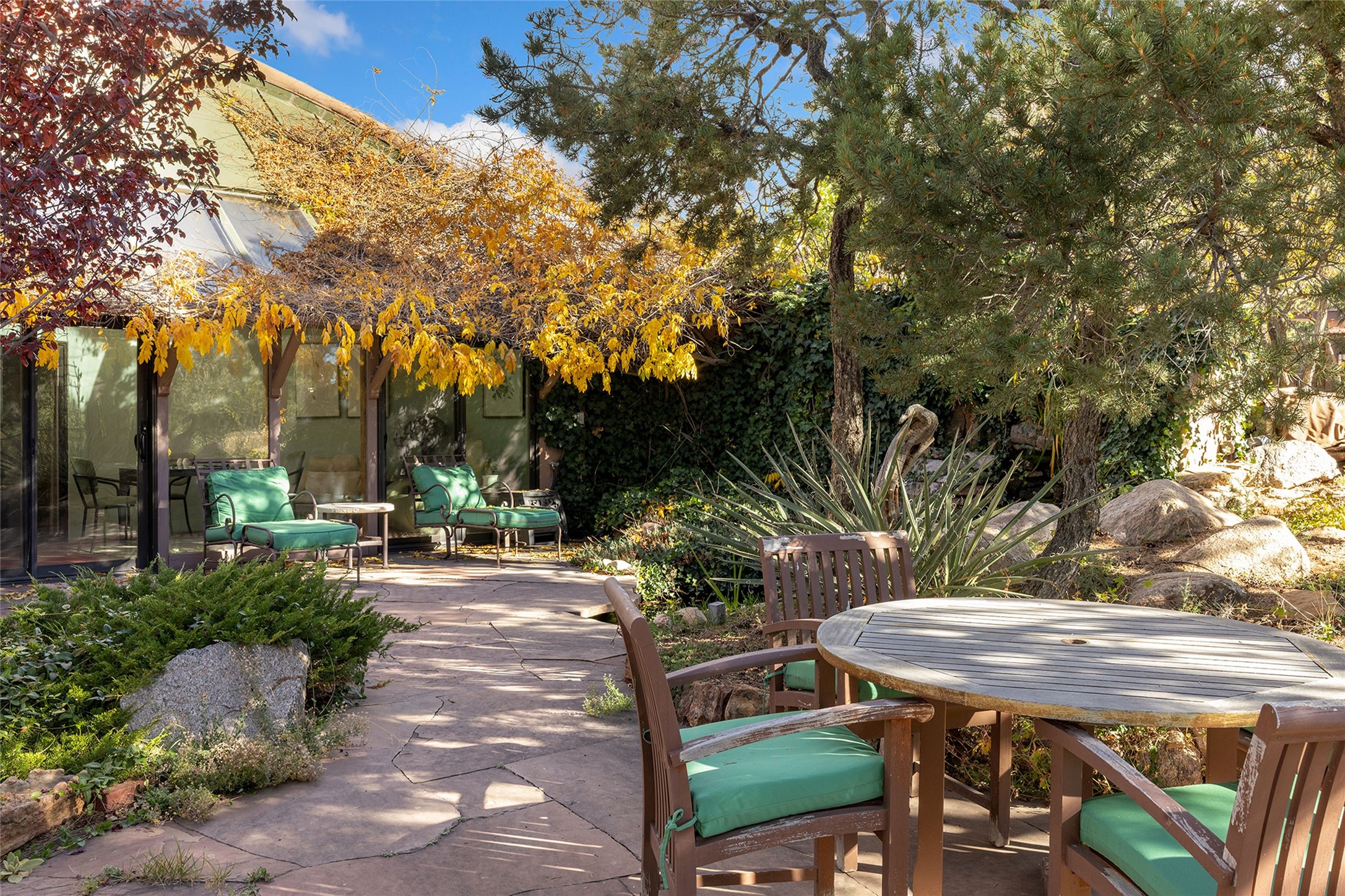 2022 Foothills Road Santa Fe, NM 87505 - Photo 30 of 68 Garden