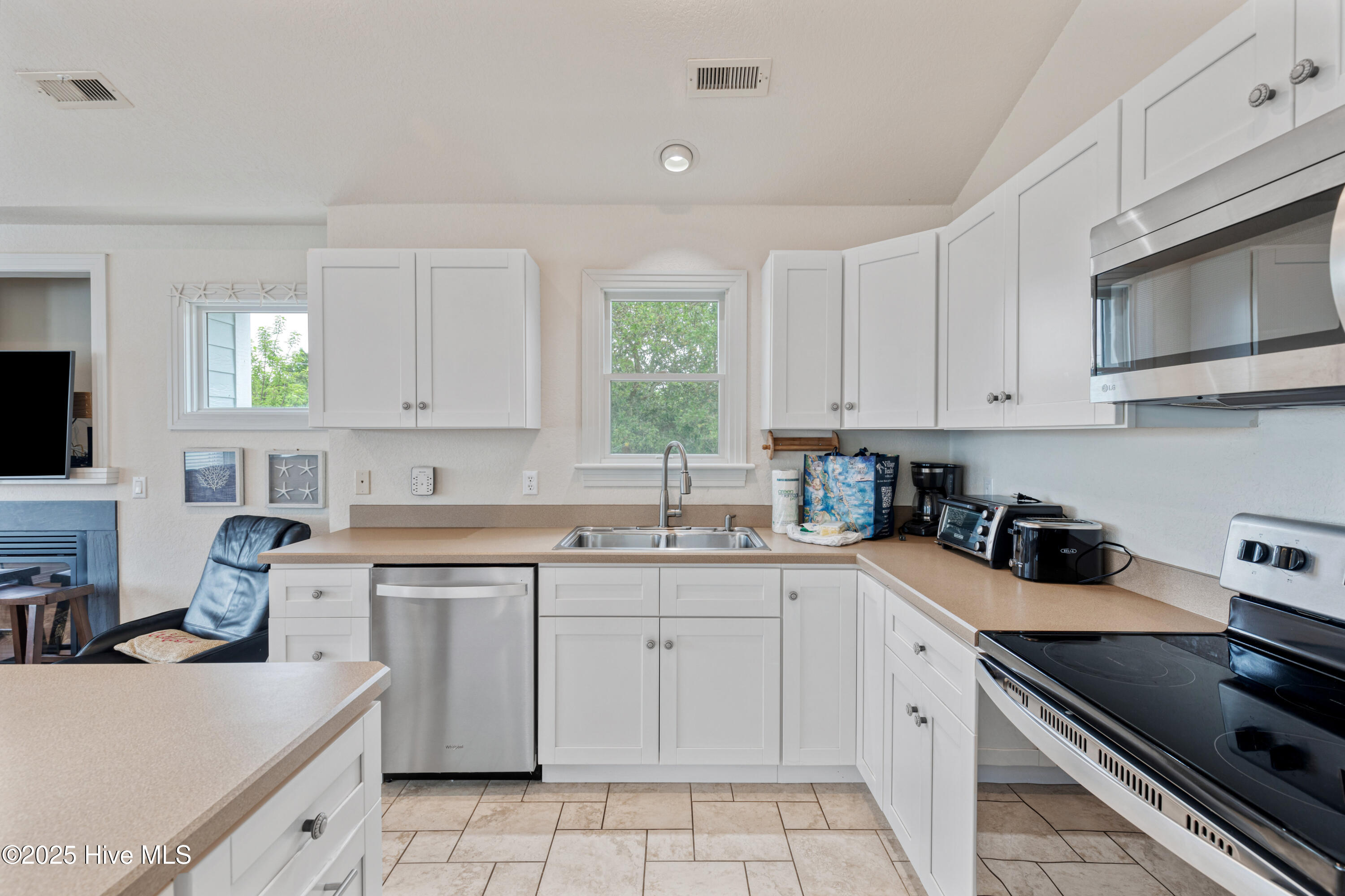 759 Ridge Point Drive Corolla, NC 27927 - Photo 19 of 37