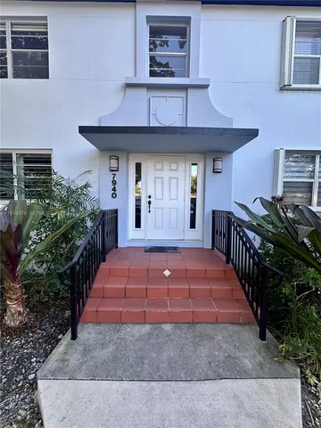 $2,400 | 7940 Southwest 55th Avenue, Unit 67D, Miami, FL 33143