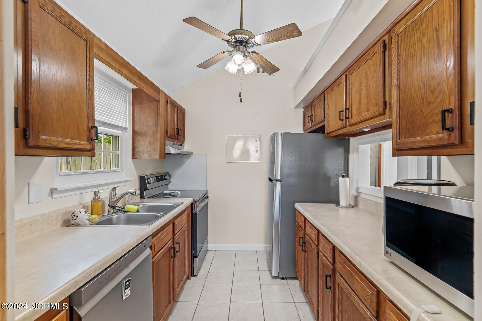 2050 Foxhorn Road Jacksonville, NC 28546 - Photo 12 of 40 12