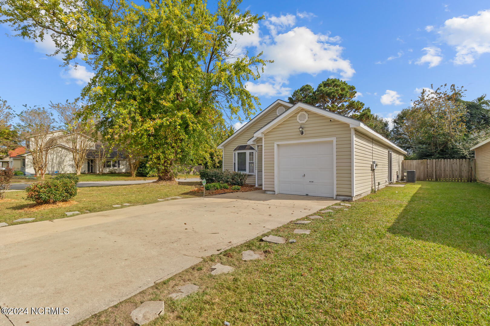 2050 Foxhorn Road Jacksonville, NC 28546 - Photo 3 of 40 3