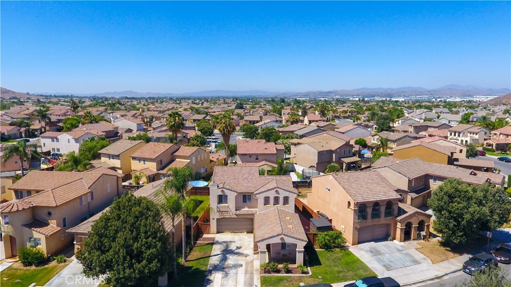 1441 Albillo Loop Perris, CA 92571 - Photo 4 of 37