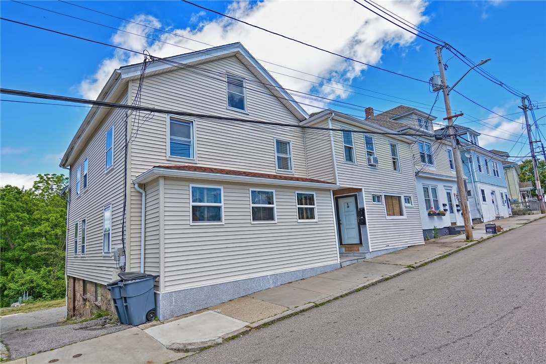 63 Pierce Street Westerly, RI 02891 - Photo 3 of 20