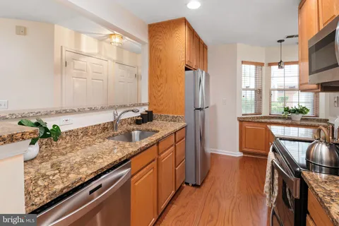 $385,000 | 5824 Wyndham Circle, Unit 102, Columbia, MD 21044