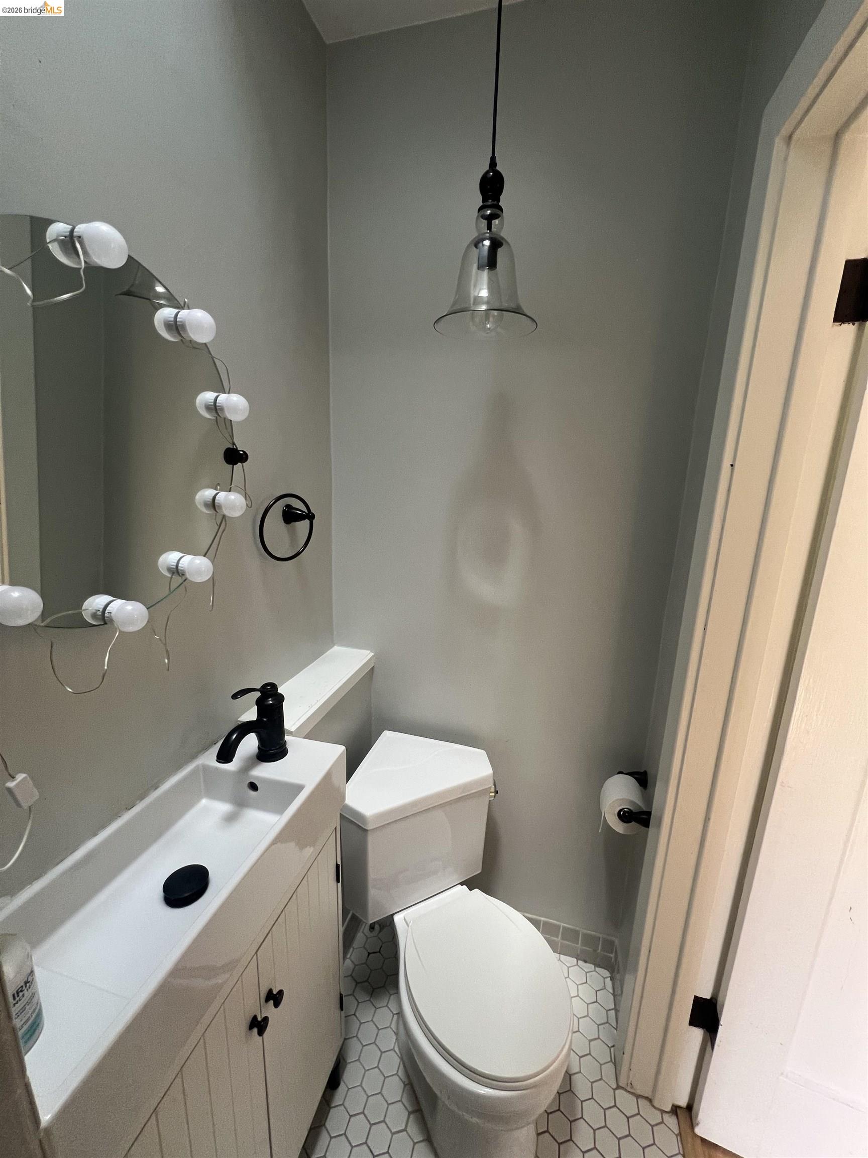 1631 La Vereda Road Berkeley, CA 94709 - Photo 40 of 42 Bathroom