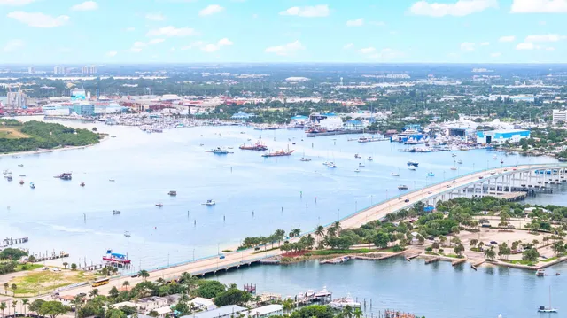 $2,127,000 | 3100 North Ocean Drive, Unit H1708, Singer Island, FL 33404