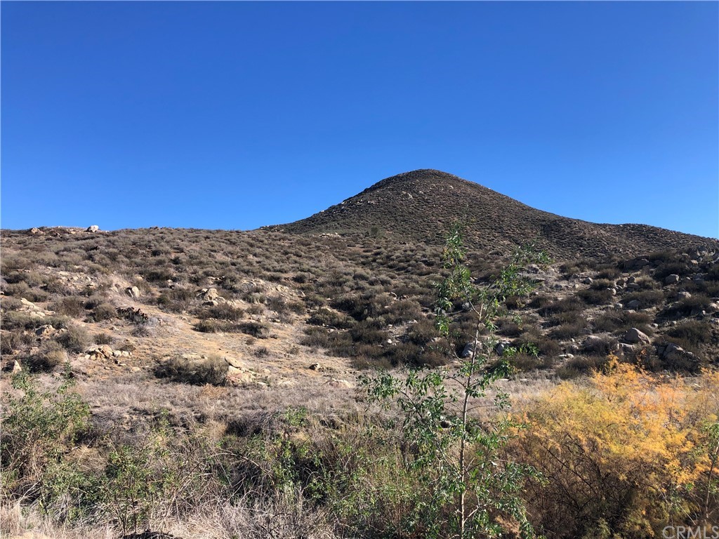 0 Vallegas Hemet, CA 92544 - Photo 3 of 4 a view of a mountain