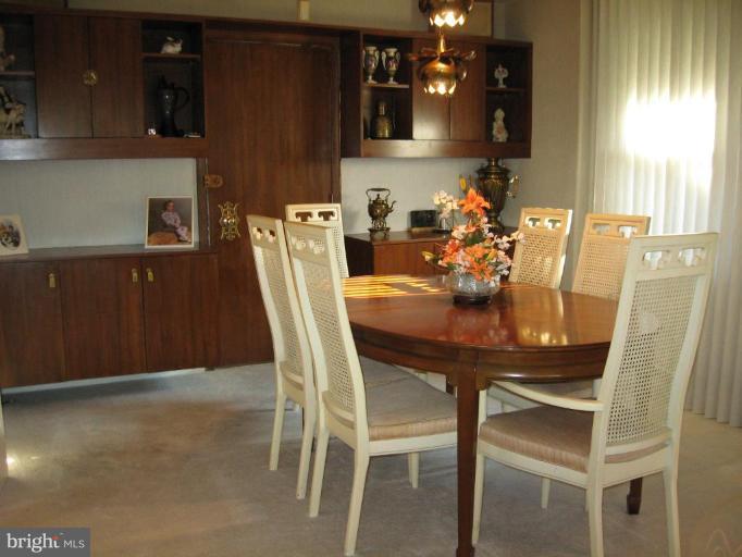 2309 Farringdon Road Baltimore, MD 21209 - Photo 3 of 12 Dining Room