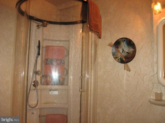 2309 Farringdon Road Baltimore, MD 21209 - Photo 9 of 12 Master Bath