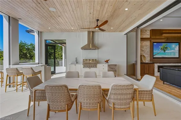 $10,200,000 | 598 Spinnaker Drive, Marco Island, FL 34145